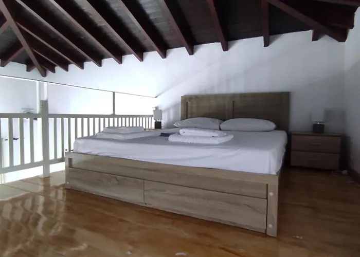 Lionaki House